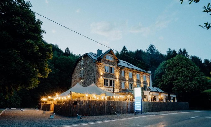 Houffalize Hotel | Café Coureur Houffalize