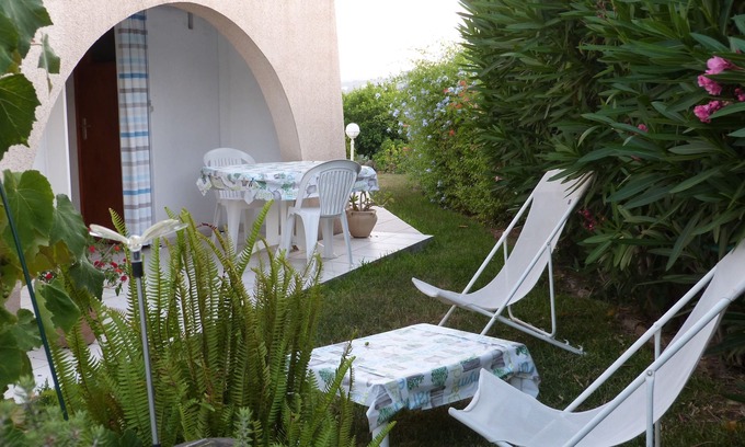 Cagnes-sur-Mer Apartment | Cagnes sur mer in villa with garden your studio with terrace and parking