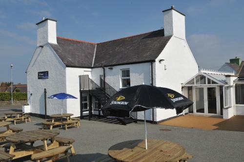 Brynteg Hotel | California Inn