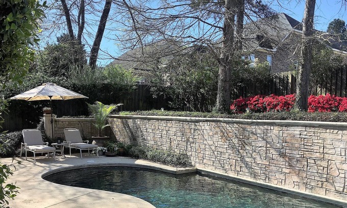 Augusta House | California-like backyard with Private Pool and Palm Trees for the 2020 Masters!
