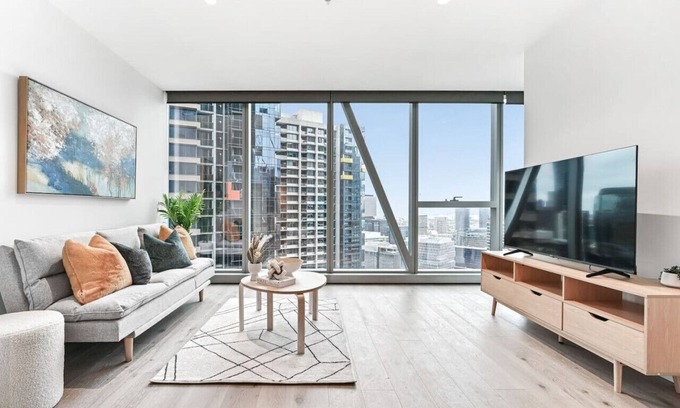 Melbourne Central Business District Apartment | Callie-2B2B-FreeWifi-StunningView-Next To Skybus