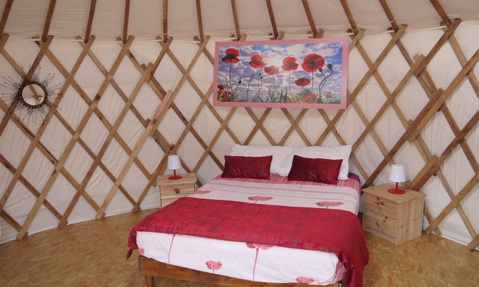 Laprugne Cabin | Calm and cocooning, the Yourte Coquelicot in Auvergne