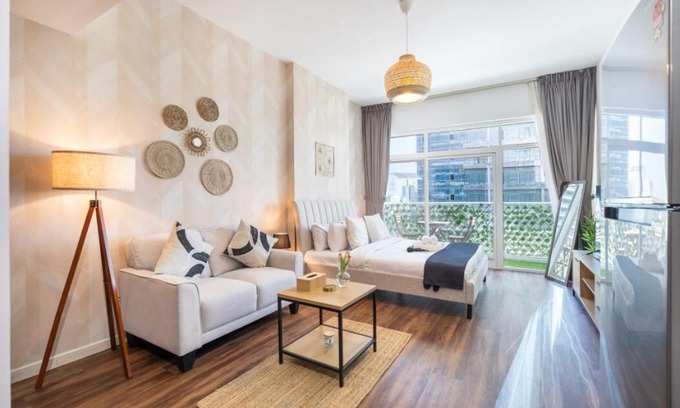 Dubai Sports City Apartment | Calm Studio Apartment Right by the Golf Courses in Sports City