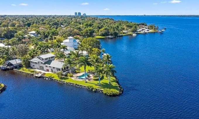 Alabama Grove Terrace House | Caloosahatchee Riverfront Paradise