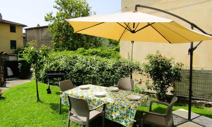 Camaiore House | Camaiore - Apartment with private garden near the center.