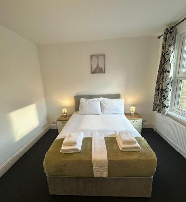 Mill Road House | Cambridge Central Rooms - Tas Accommodations