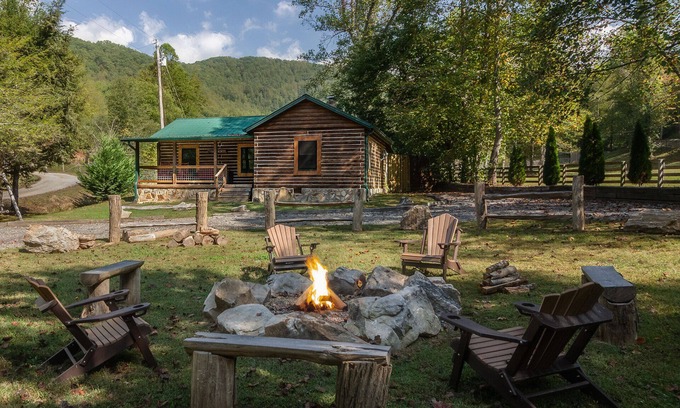 Cherokee Cabin | Camp Brannum is Your Smoky Mountain base camp less than 5 minutes from the National Park entrance