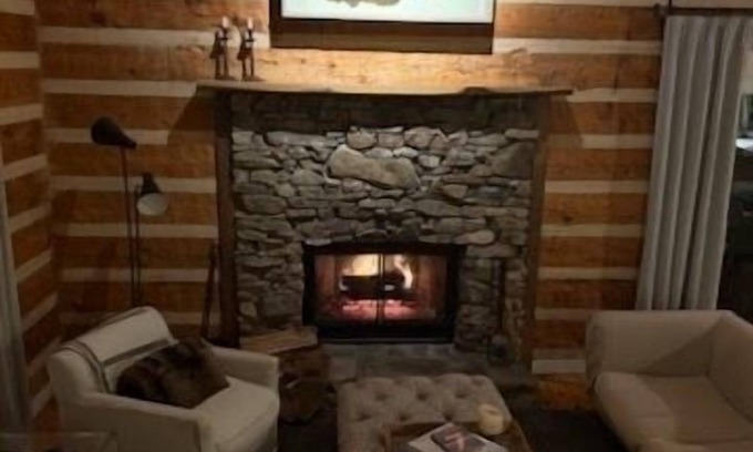 Clifftops House | Camp McGu: Lakefront, 3 Fireplaces + Firepit, Pizza Oven, Gorgeous Setting