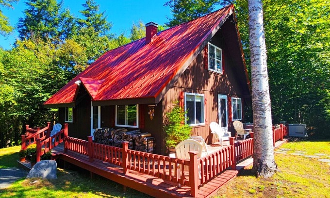 Greenville Junction Apartment | CAMP WYO*Pet Friendly*Wood Burning Stove