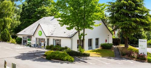 Ecartelee-Bonabry-Orieres-Paron Hotel | Campanile Fougères