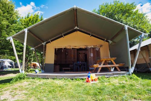 Januv Dul Ski Chalet | Camping 2000 - Sahara tent XXL