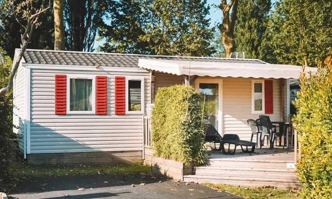 Surgeres House | Camping 3 étoiles - Piscine - ccbbbee