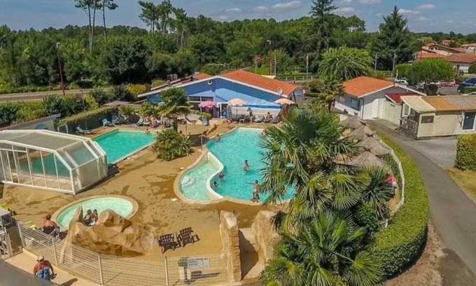 Parentis-en-Born House | Camping 4 étoiles - Piscine - eebifh