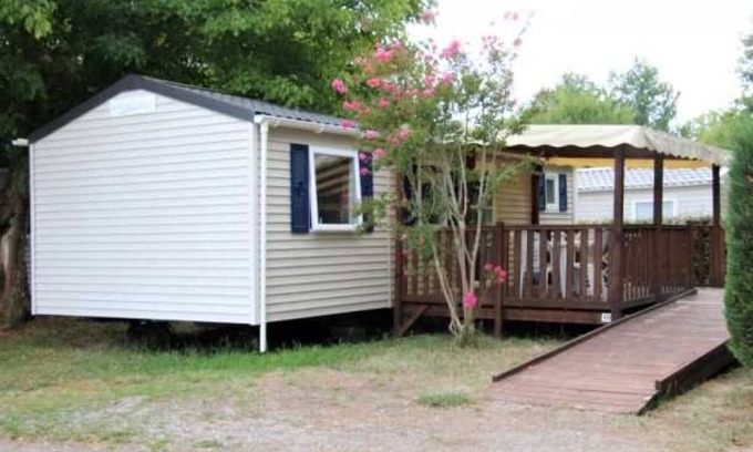 Aureilhan House | Camping 4 étoiles - Piscine - eecaag