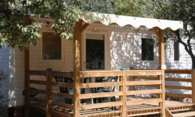Saint-Saturnin-les-Apt House | Camping 3 étoiles - Piscine - eebbcg