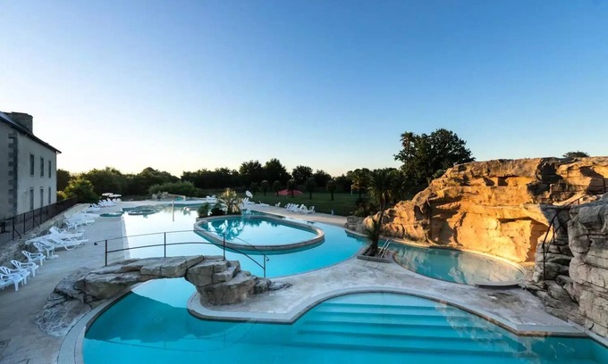 Quimper Villa | Camping Sunêlia Lanniron Orangery * - Maison du Cocher - 2 bedrooms 1 bathroom - 43m² 4 people