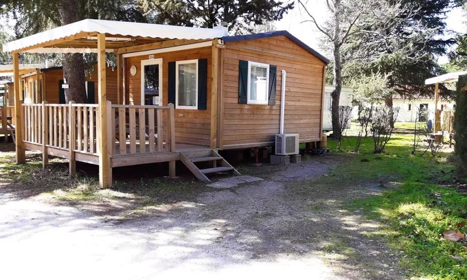 Saint-Jean-Pla-de-Corts Ski Chalet | Campsite Les Casteillets * - Chalet Comfort 16 m2 - 1 bedroom - air conditioning (extra sleeping possibility) 4 persons