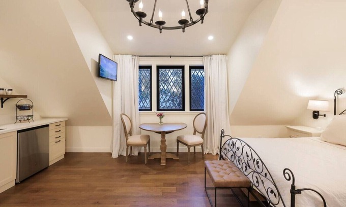 Chico House | Campus/Central location on Legion Ave! w/garage