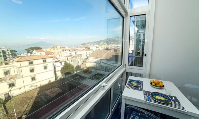 Sorrento City Centre Apartment | Camy House – Central Apartment with Stunning Views in Sorrento