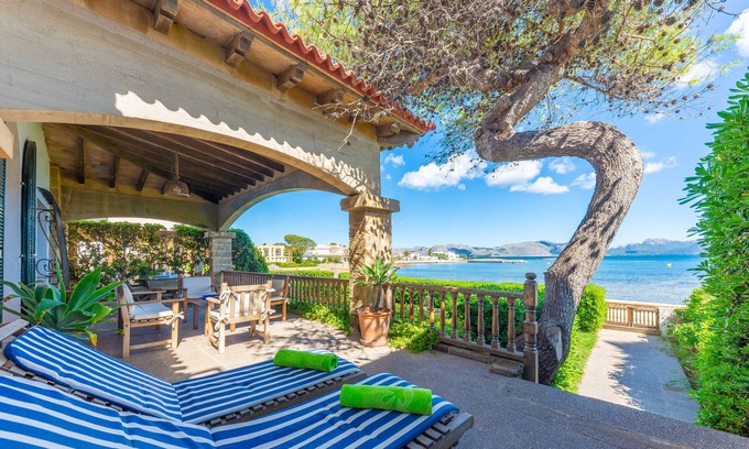 es Bacares Ski Chalet | Can Mir - Four Bedroom Chalet, Sleeps 8