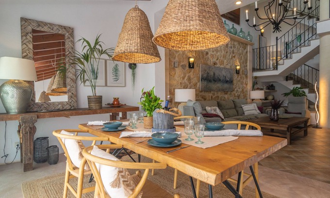 Vilafranca de Bonany House | CAN PONTET - Beautiful village house with free WiFi.