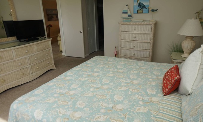 Florida Central Atlantic Coast Resort | Canaveral Towers Oceanfront 402