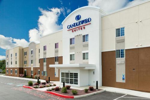 Linglestown Hotel | Candlewood Suites Harrisburg I-81 Hershey Area by IHG