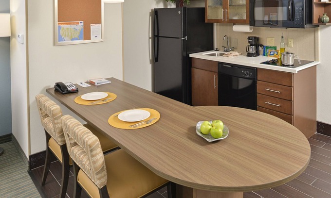 Bayou Cane Hotel | Candlewood Suites Houma by IHG