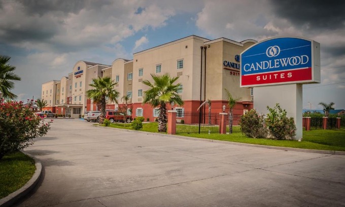 New Iberia Hotel | Candlewood Suites New Iberia by IHG