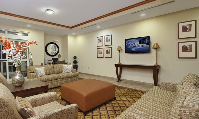 Norfolk - Virginia Beach Hotel | Candlewood Suites Norfolk Airport by IHG