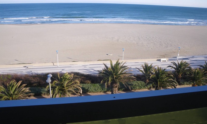 La Cote Radieuse Apartment | CANET PLAGE BEAU T2 FRONT DE MER, VUE MER A COUPER LE SOUFFLE, PARKING PRIVE WIFI