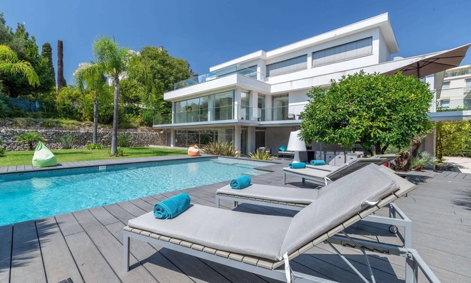 Carnot Villa | Cannes: Gorgeous private, modern villa with swimming pool