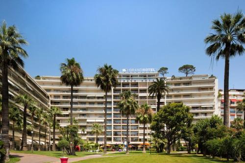 Cannes City Centre Apartment | Cannes Luxury Rental - Stunning apartment with terrace to rent Grand Hotel
