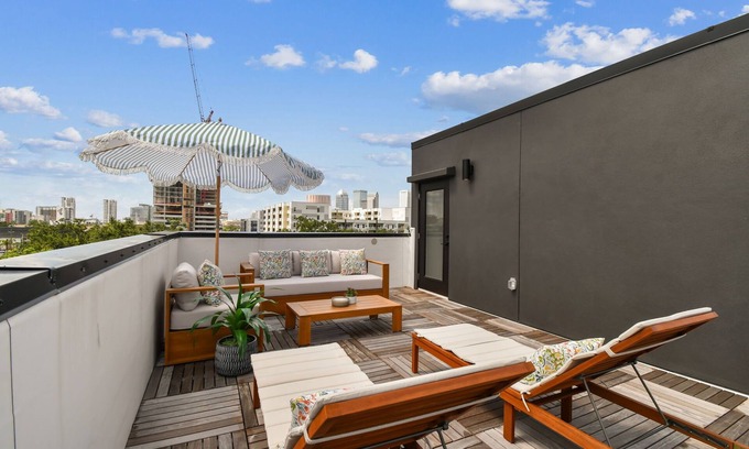 Downtown Tampa House | Canvas City Homes GWX