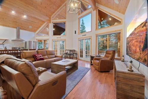 Duck Creek Village Ski Chalet | Canyon Country Chalet
