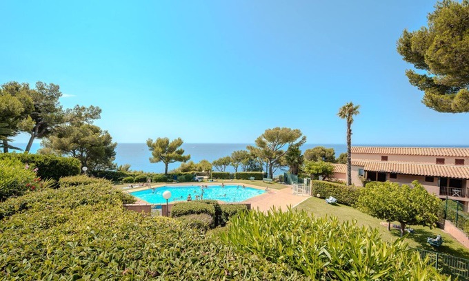 Saint-Mandrier-sur-Mer Apartment | Cap Soleil - Swimming pools, Tennis courts & Cove