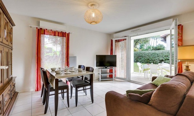 Capbreton Apartment | Capbreton apartment a stone's throw from the beach