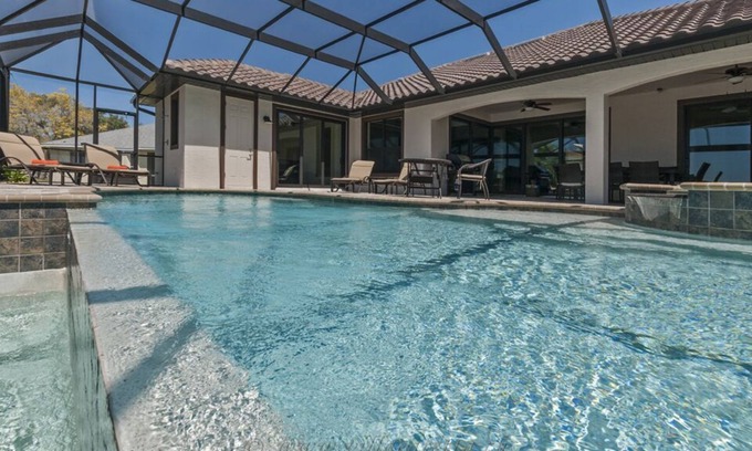Pelican Apartment | Cape Coral, Pelican,4/3.5,family-friendly, West-Exp. sunset views,saltwaterCanal