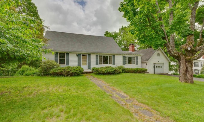 Farmington House | Cape House in Farmington with Shared Outdoor Pool!