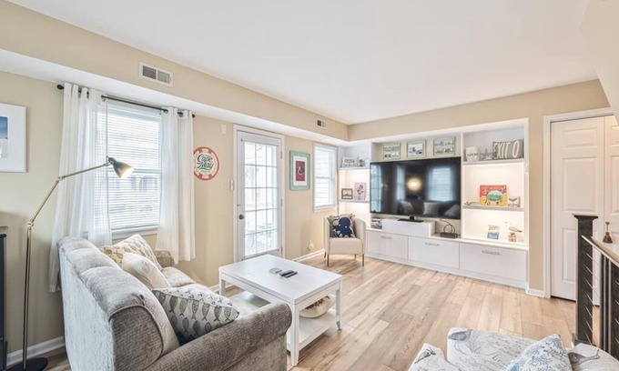 Cape May Condo | Cape May Condo Retreat w/Pool & Beach Access