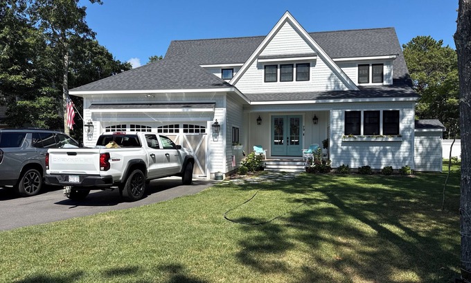 Mashpee House | Capecod South Mashpee 3 bedroom modern farmhouse available to rent summer 2026.