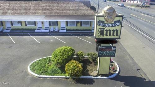 Lincoln City Hotel | Captain Cook Inn