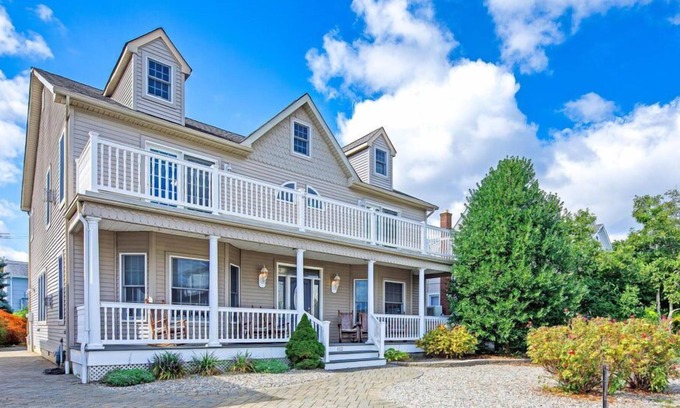 Point Pleasant Beach House | CAR412 - Coastal themed custom home feat. 6BR 3 bath - huge/spacious rooms