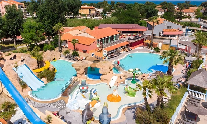 Plage d'Argeles RV Rental | Caravan 'Mobil-Home' with Shared Pool and Private Terrace