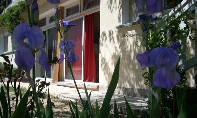 Goudargues Cottage | Carefully restored gîte in a charming village