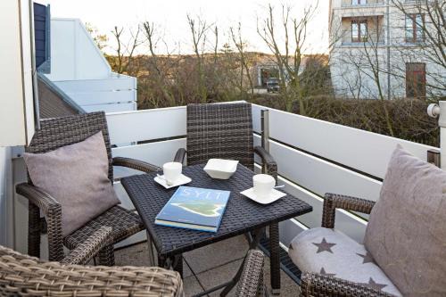 List House | Carlotta s Beachroom