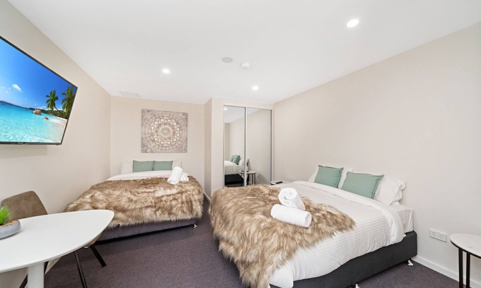 Goulburn Hotel | Carlton Suites