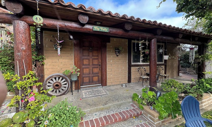 Southeast Carmel House | Carmel Cozy Cottage, close to everything Carmel!