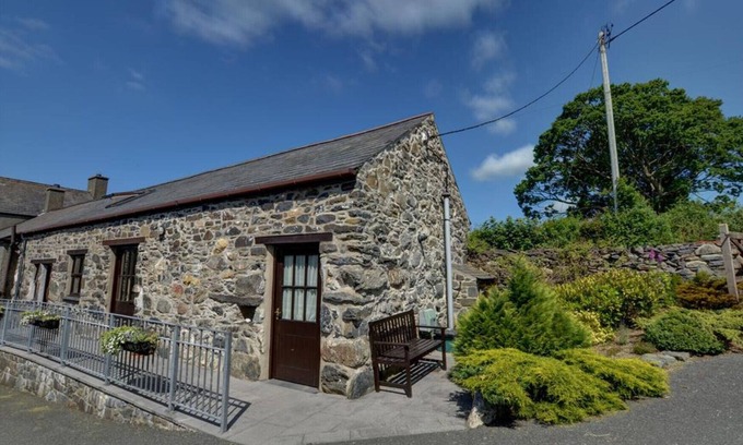 Llanrwst House | Carnedd Llywelyn - Two Bedroom House, Sleeps 5