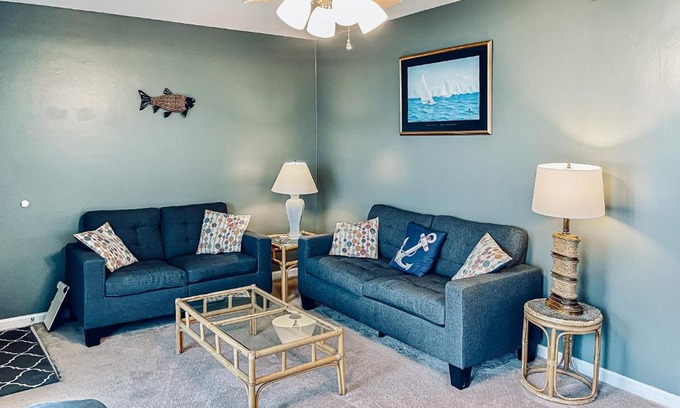 North Carolina Coast Apartment | Carolina Beachfront Beauty
